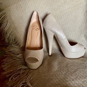 Colin Stuart Platform Peep Toe Pump